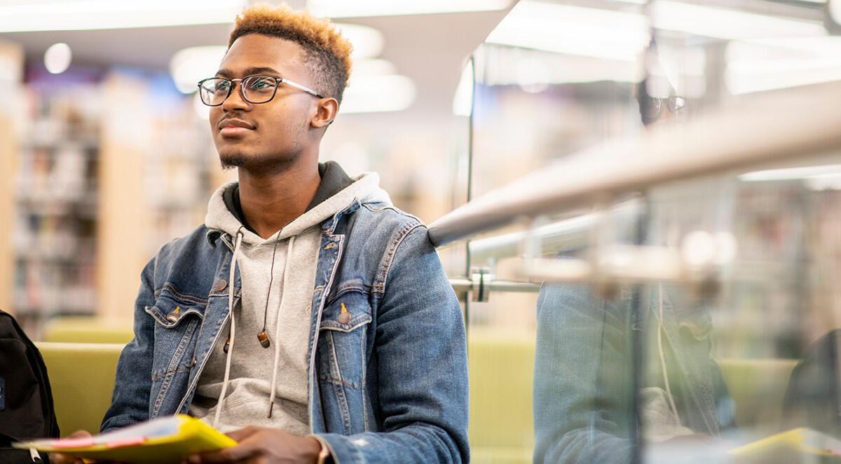 Student reviewing Helix Bar Review pricing